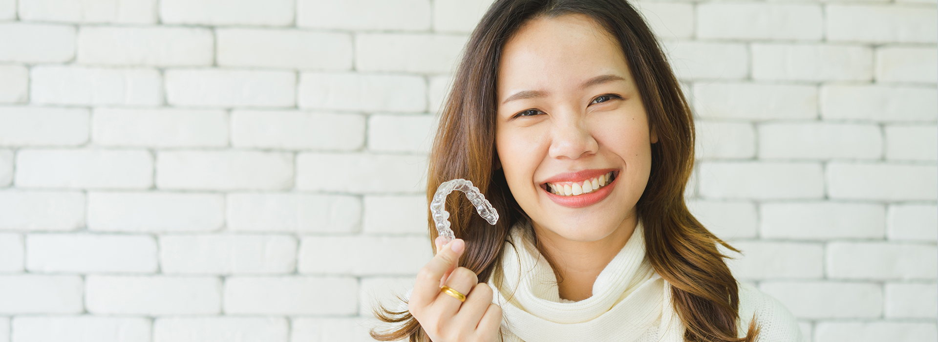Divine Smiles Dental | Extractions, Dental Cleanings and Veneers